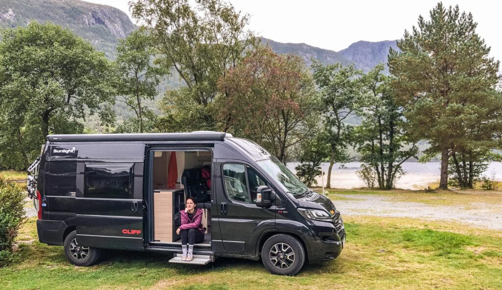 Was auf deiner Packliste für eine gelungene Wohnmobilreise nicht fehlen darf, erfährst du in diesem Beitrag.